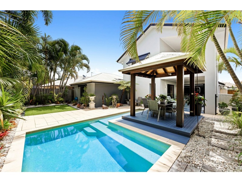 4 Staysail Place, Twin Waters QLD 4564