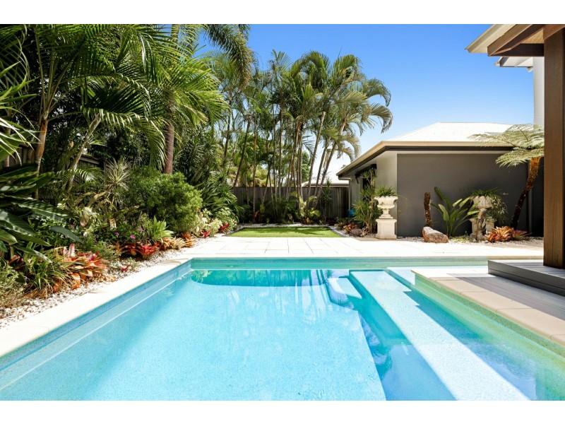 4 Staysail Place, Twin Waters QLD 4564