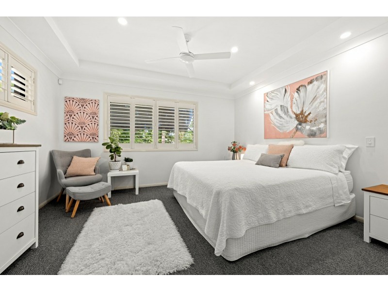 4 Staysail Place, Twin Waters QLD 4564