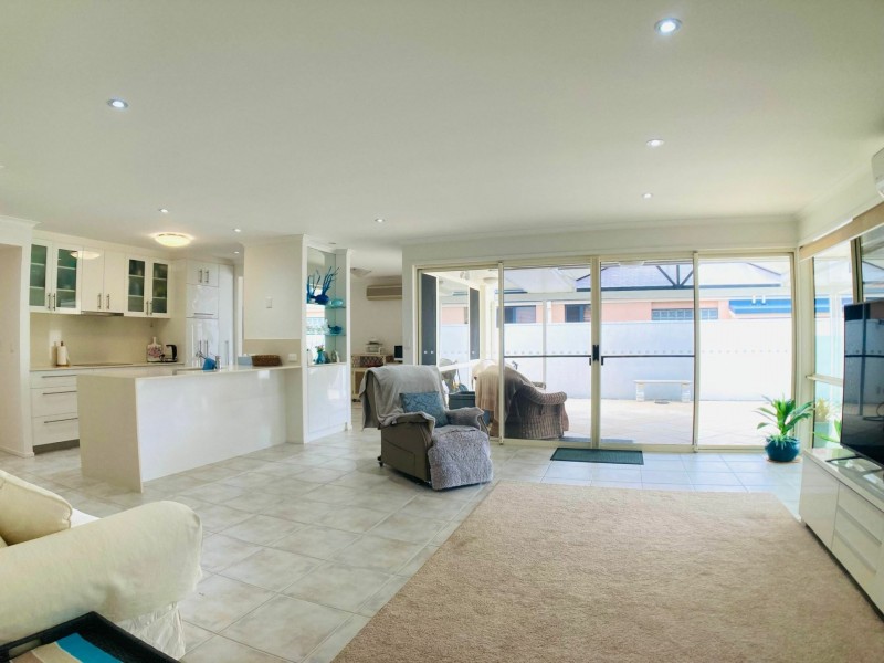 6 Nautilus Place, Twin Waters QLD 4564