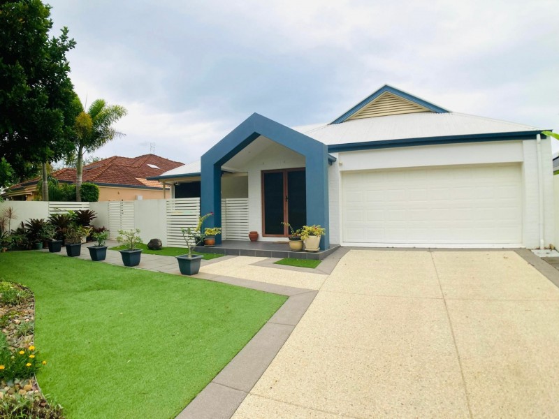 6 Nautilus Place, Twin Waters QLD 4564