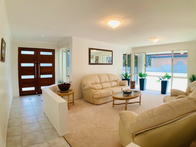 6 Nautilus Place, Twin Waters QLD 4564