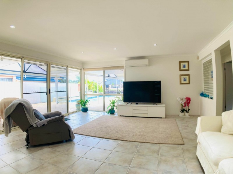 6 Nautilus Place, Twin Waters QLD 4564