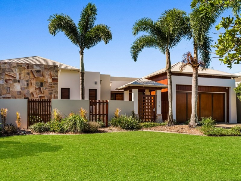 1 Sulo Ct, Mudjimba QLD 4564