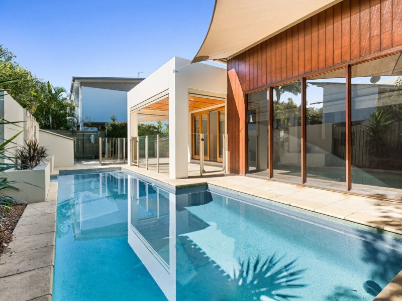 1 Sulo Ct, Mudjimba QLD 4564