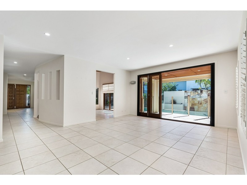 1 Sulo Ct, Mudjimba QLD 4564