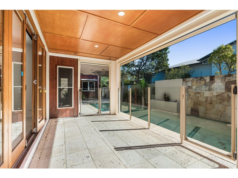 1 Sulo Ct, Mudjimba QLD 4564