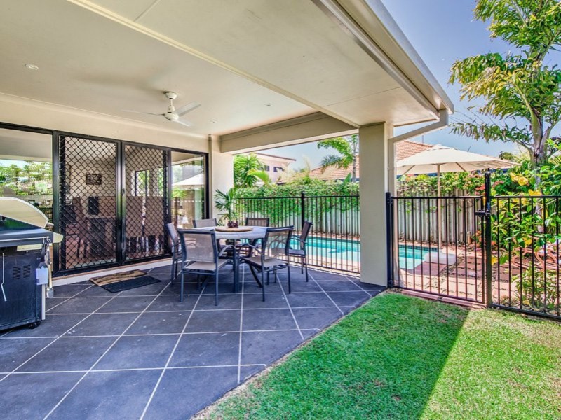 8 Estuary Ct, Twin Waters QLD 4564