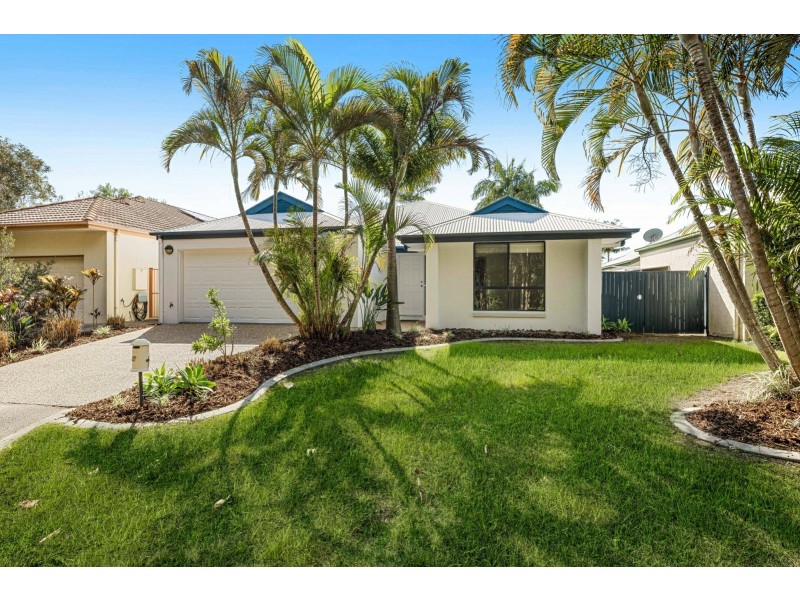 32 Barcoola Place, Twin Waters QLD 4564