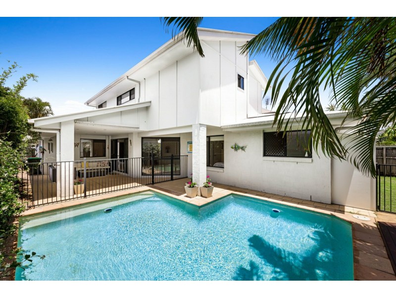 5 Pampling Place, Twin Waters QLD 4564