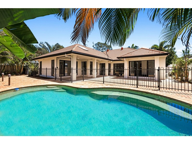 4 Portmarnock Court, Twin Waters QLD 4564