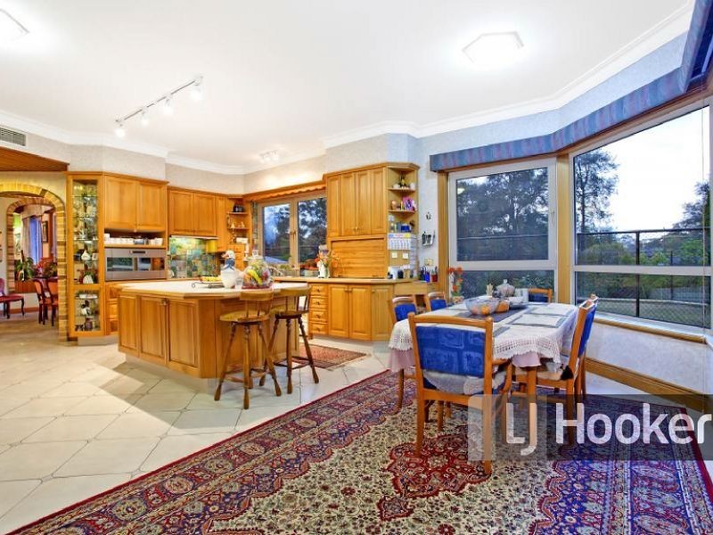 3 Brentwood Way, Castle Hill NSW 2154