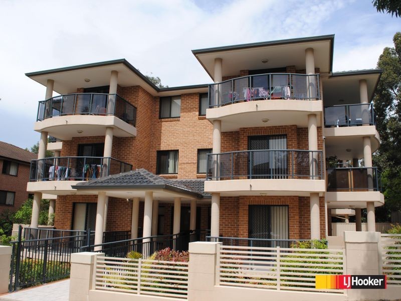 16 Priddle Street, Westmead NSW 2145