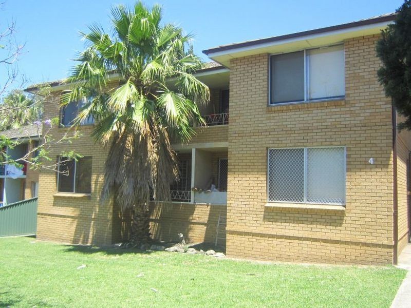 4 Alexandra Avenue, Westmead NSW 2145