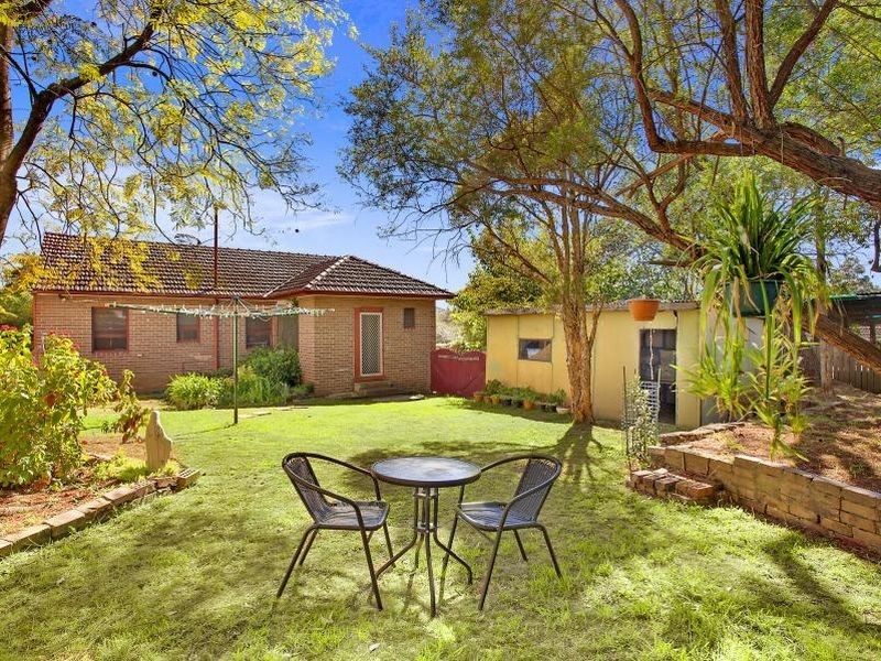 11 Curtin Place, Westmead NSW 2145