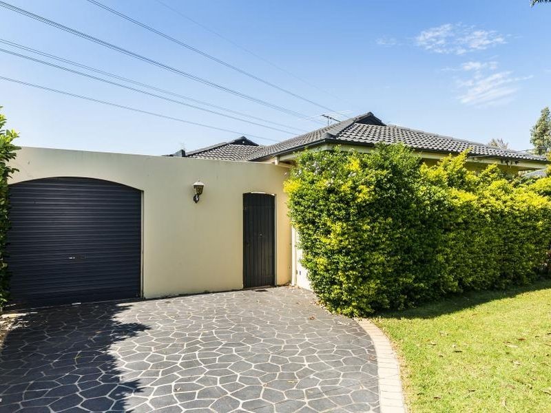 90 Greenmeadows Crescent, Toongabbie NSW 2146