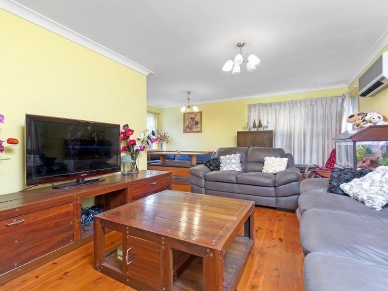 90 Greenmeadows Crescent, Toongabbie NSW 2146