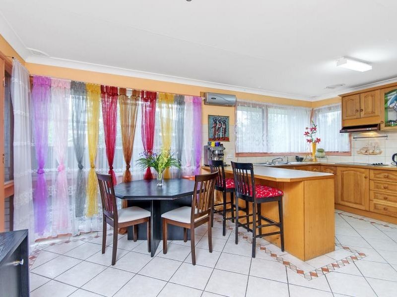 90 Greenmeadows Crescent, Toongabbie NSW 2146