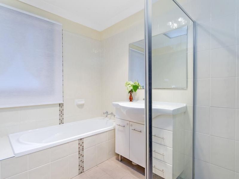 90 Greenmeadows Crescent, Toongabbie NSW 2146