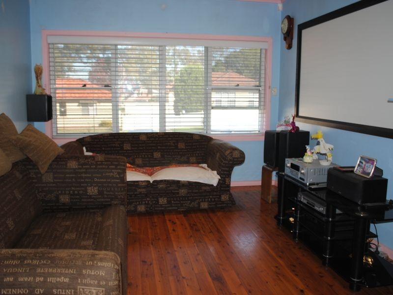 5 Brelogail St, Northmead NSW 2152