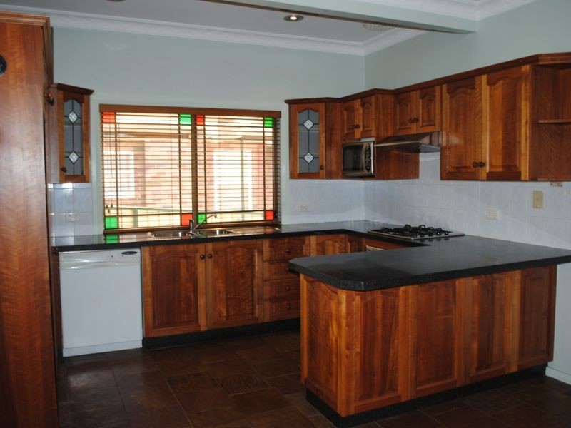 18 Fraser Street, Westmead NSW 2145