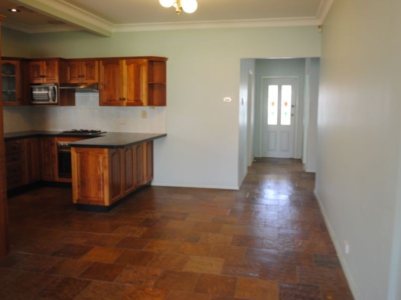 18 Fraser Street, Westmead NSW 2145