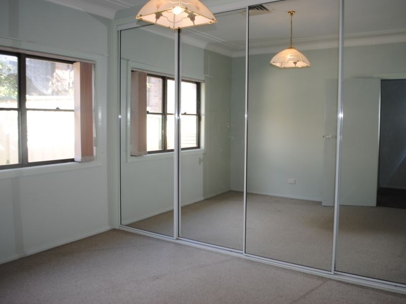 18 Fraser Street, Westmead NSW 2145