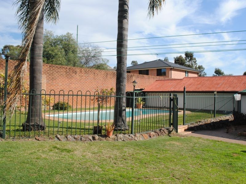 18 Fraser Street, Westmead NSW 2145