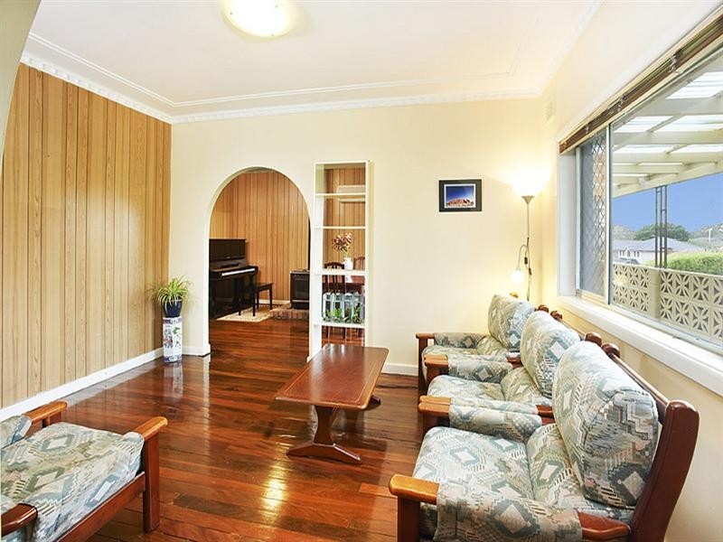 16 Cotswold Street, Westmead NSW 2145