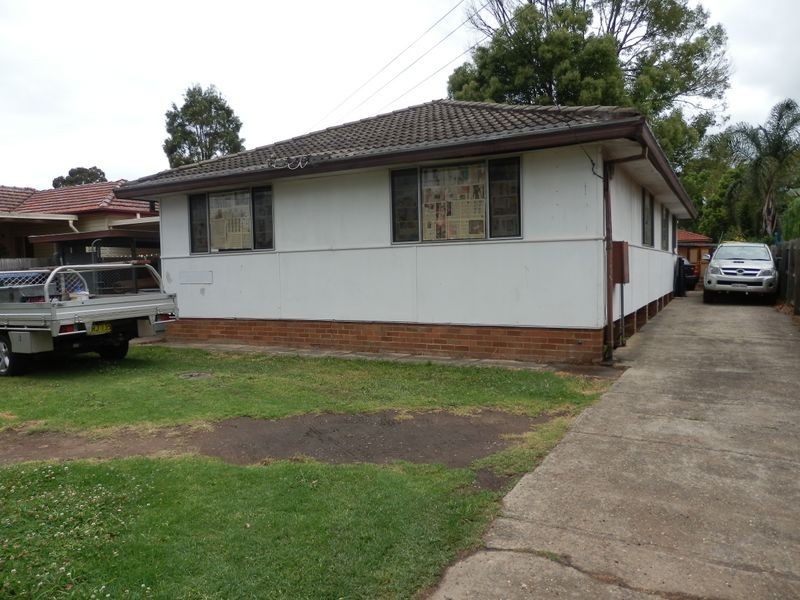 30 Rhodes Avenue, Guildford NSW 2161