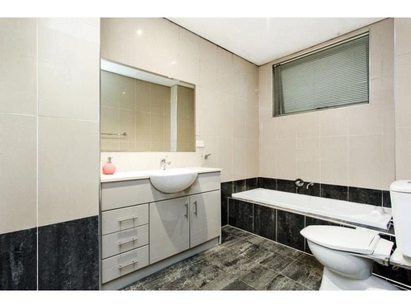 10/22-24A Parkside Lane, Westmead NSW 2145