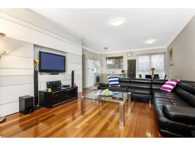 10/22-24A Parkside Lane, Westmead NSW 2145