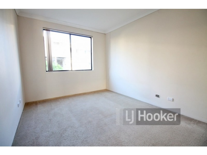 11/10-12 Reid Avenue, Westmead NSW 2145