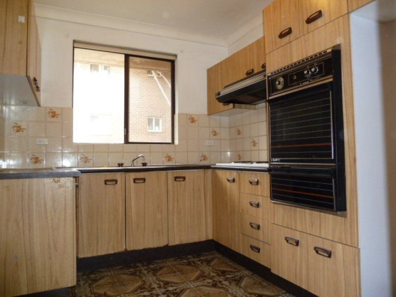 6 Queens Road, Westmead NSW 2145