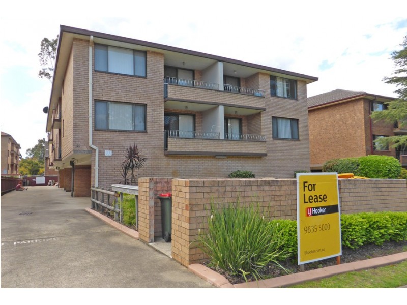 2/21 Caroline Street, Westmead NSW 2145