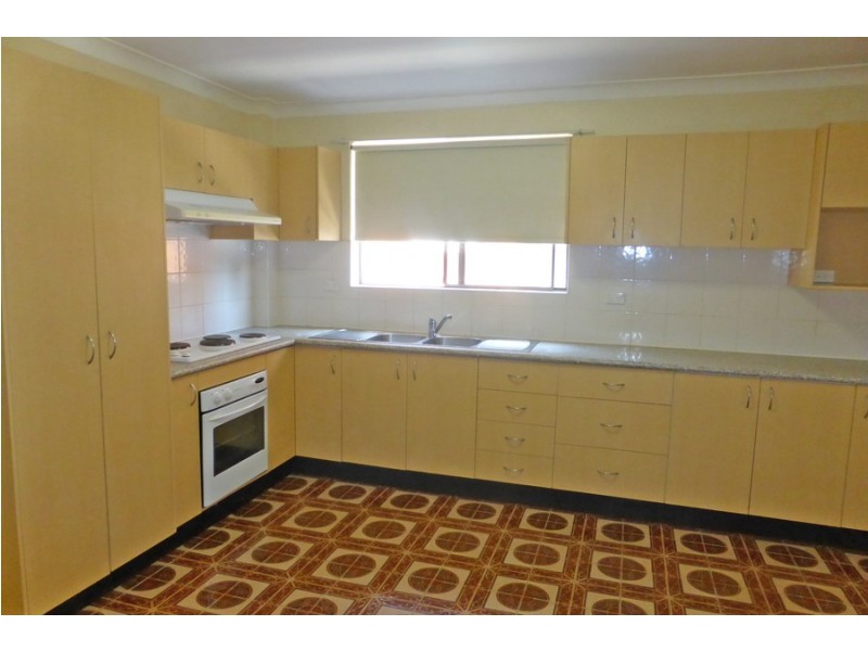 2/21 Caroline Street, Westmead NSW 2145