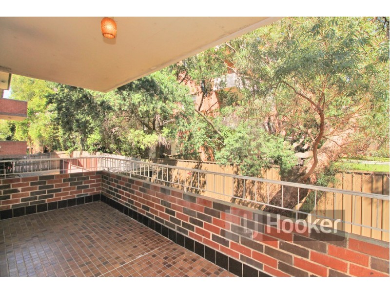 2/8 Central Avenue, Westmead NSW 2145