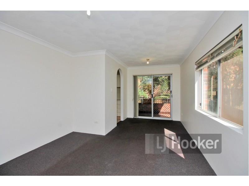 2/8 Central Avenue, Westmead NSW 2145