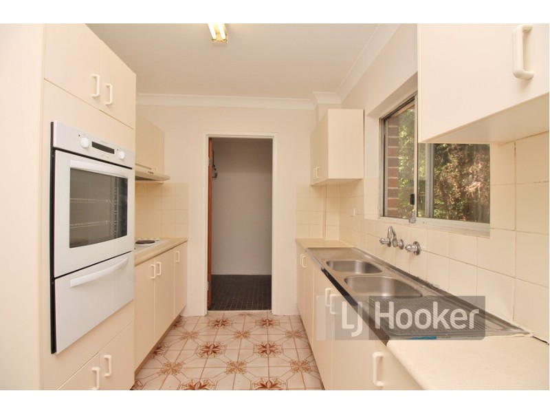 2/8 Central Avenue, Westmead NSW 2145