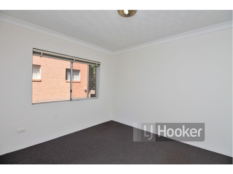 2/8 Central Avenue, Westmead NSW 2145