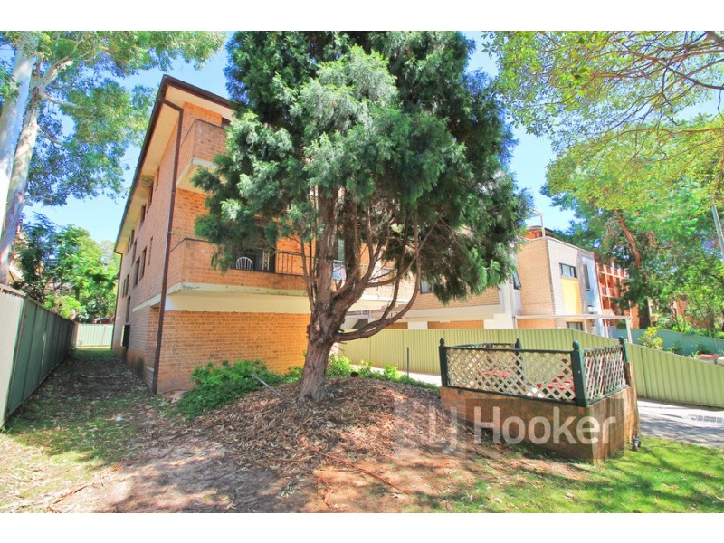 1/2 Alfred Street, Westmead NSW 2145