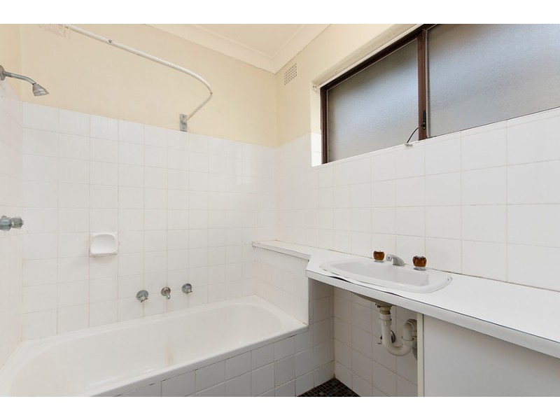 2/1 Queens Road, Westmead NSW 2145