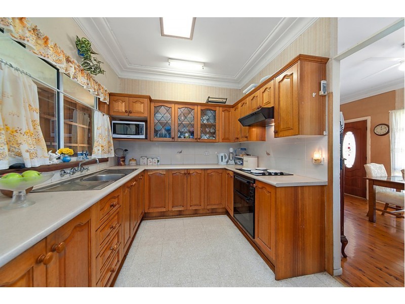 94 Oramzi Street, Girraween NSW 2145