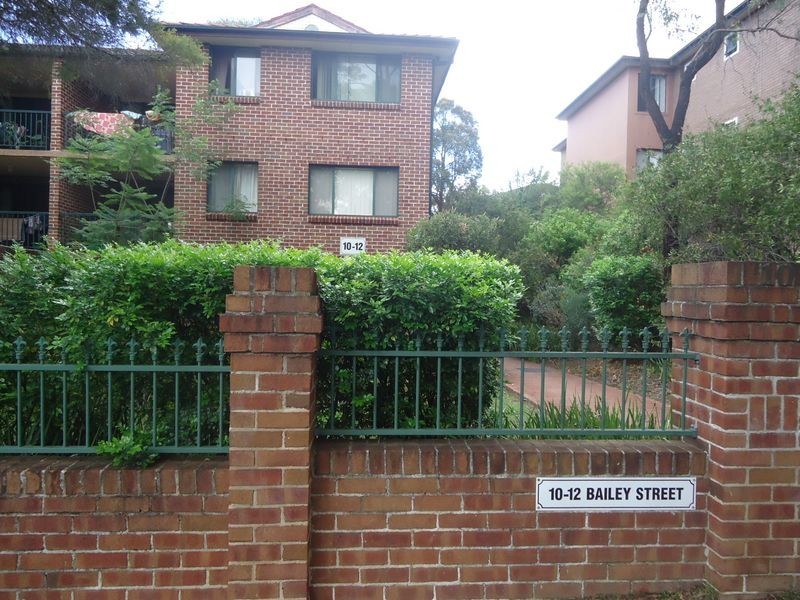 10-12 Bailey Street, Westmead NSW 2145