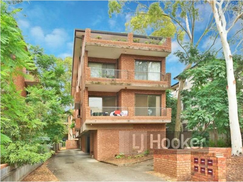2/20 Caroline Street, Westmead NSW 2145