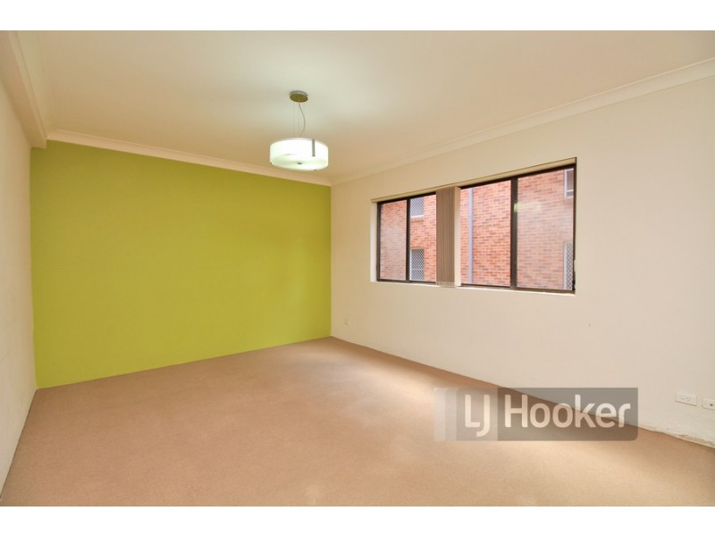 2/20 Caroline Street, Westmead NSW 2145
