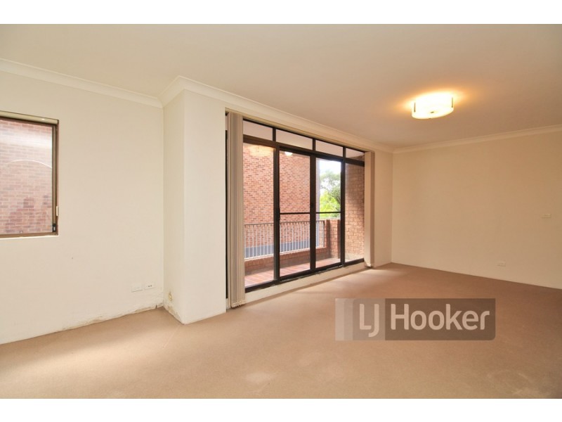 2/20 Caroline Street, Westmead NSW 2145
