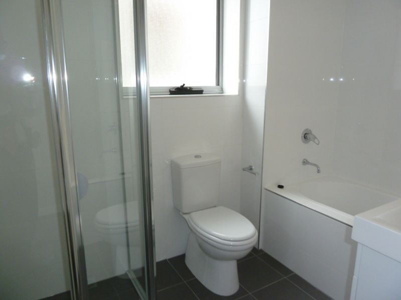 29 Darcy Rd, Westmead NSW 2145