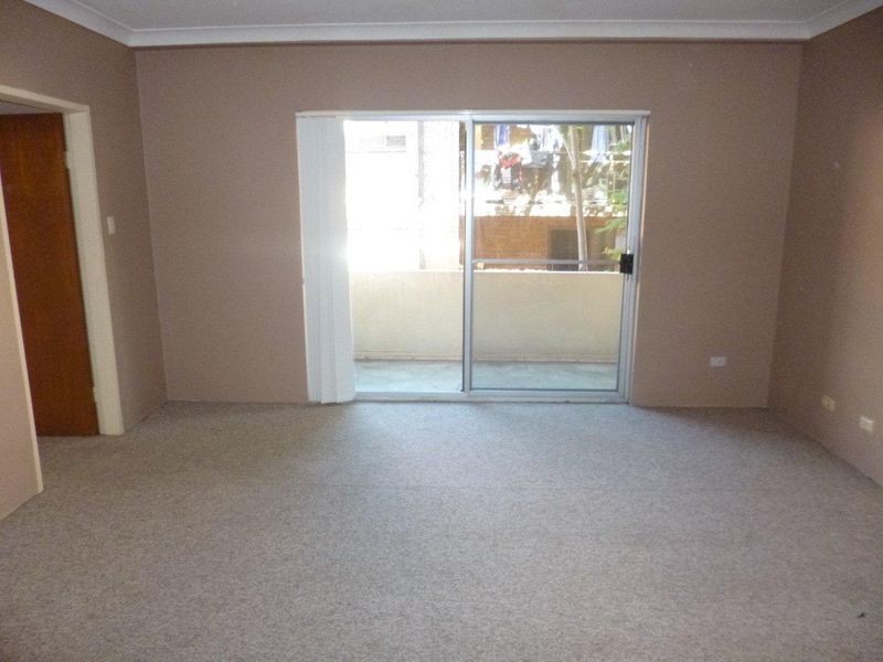 17 Caroline Street, Westmead NSW 2145