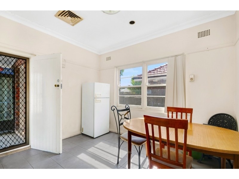 4 Toohey Avenue, Westmead NSW 2145